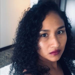 Meet your Posher, Francisca noemi